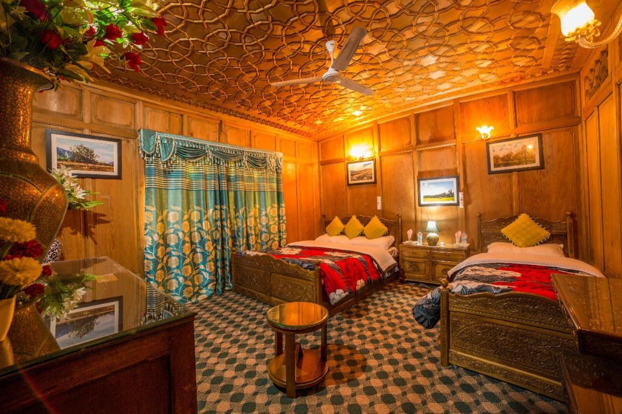 Swan Heritage Houseboats Srīnagar 외부 사진