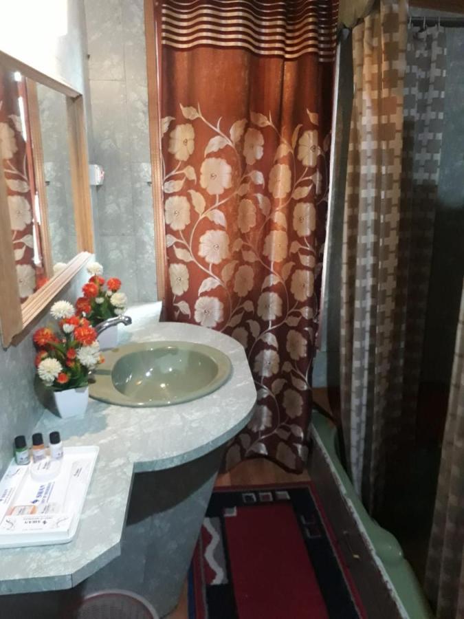 Swan Heritage Houseboats Srīnagar 외부 사진