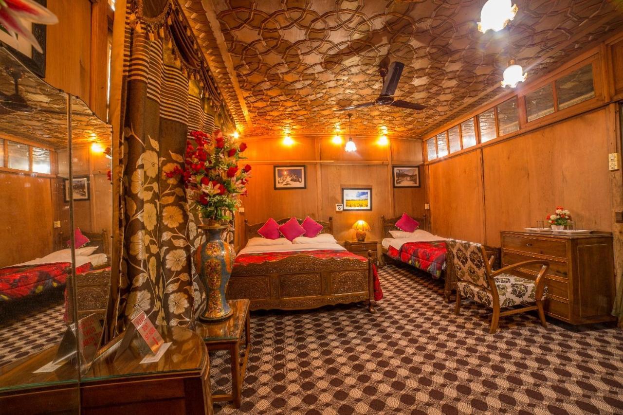 Swan Heritage Houseboats Srīnagar 외부 사진