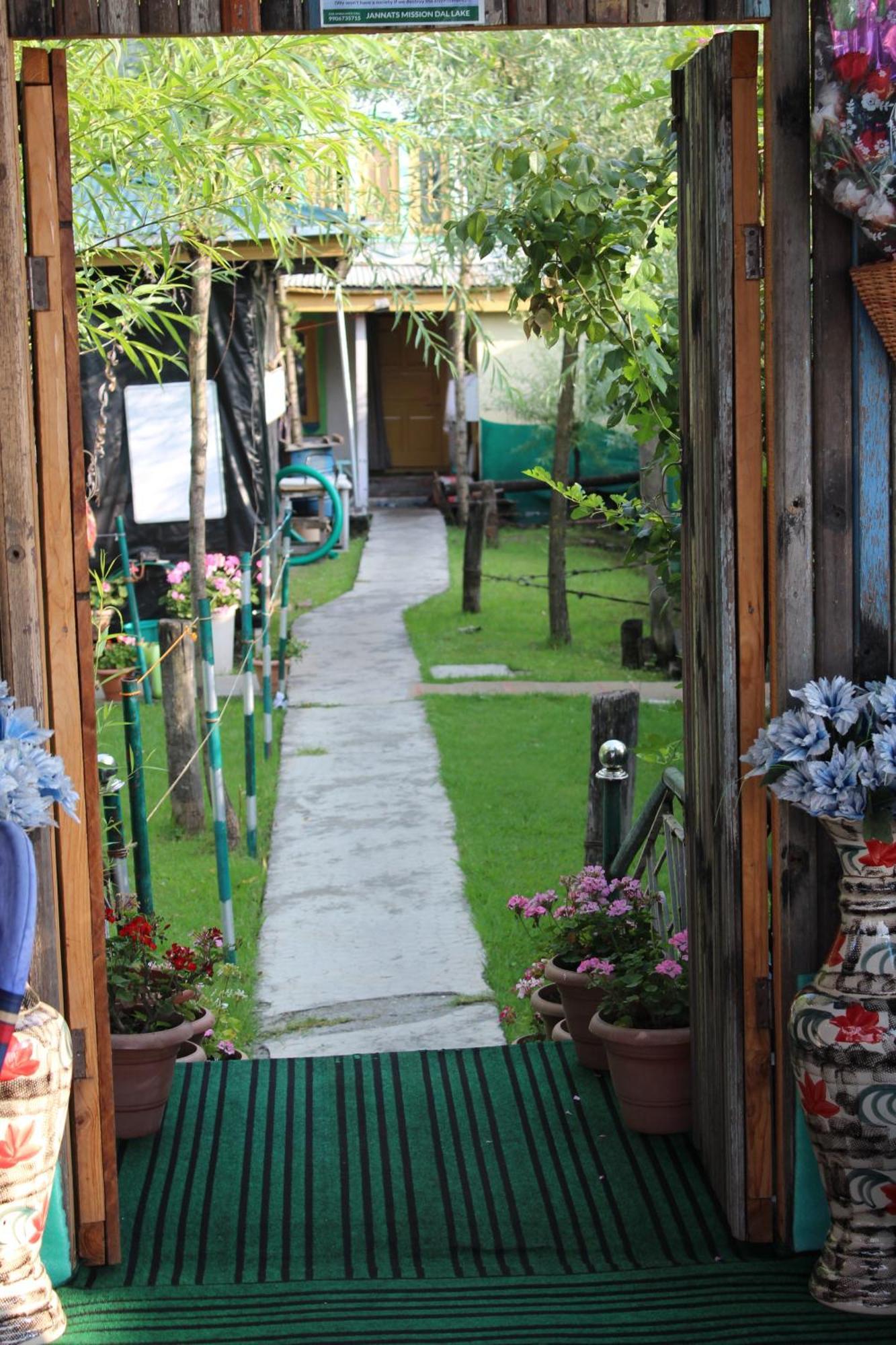 Swan Heritage Houseboats Srīnagar 외부 사진