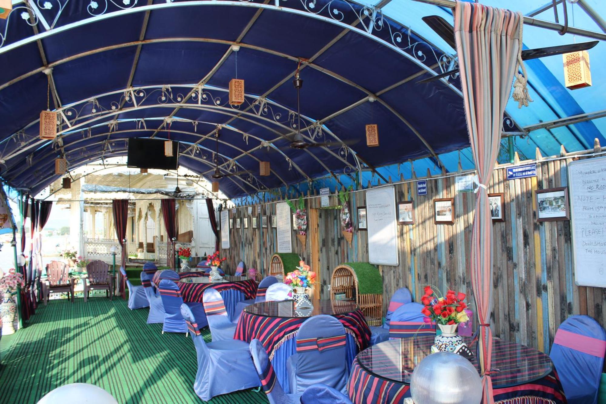 Swan Heritage Houseboats Srīnagar 외부 사진