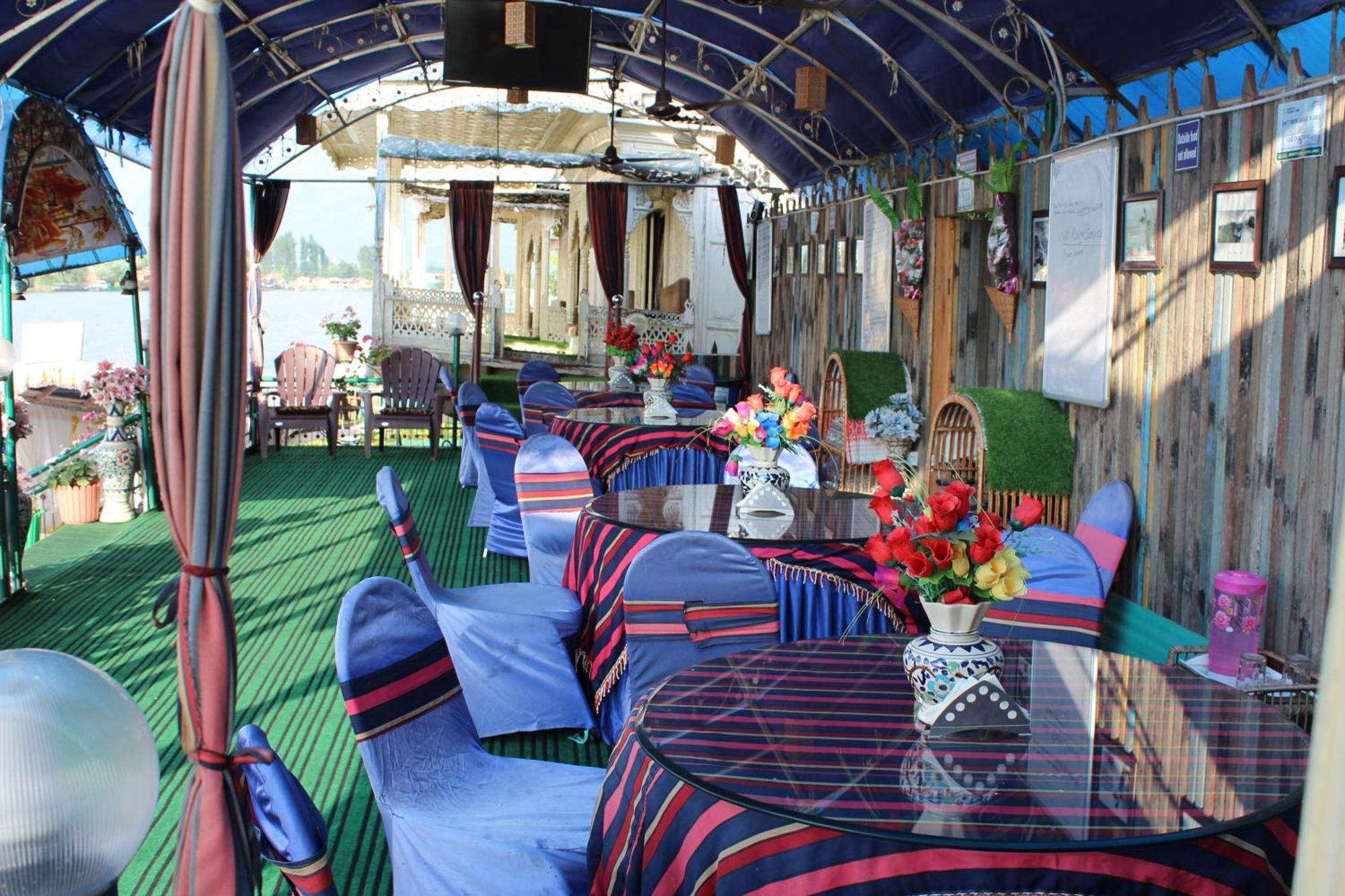 Swan Heritage Houseboats Srīnagar 외부 사진