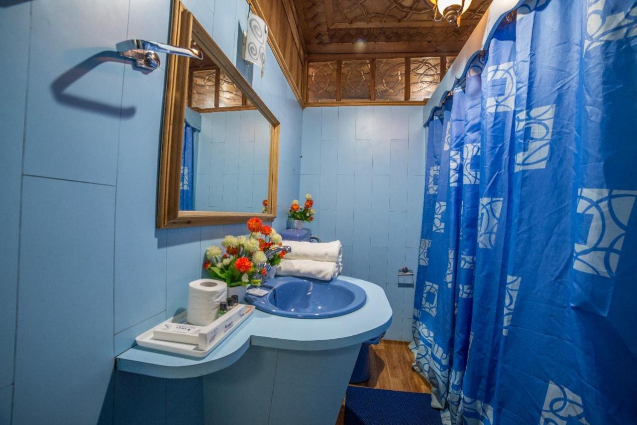 Swan Heritage Houseboats Srīnagar 외부 사진