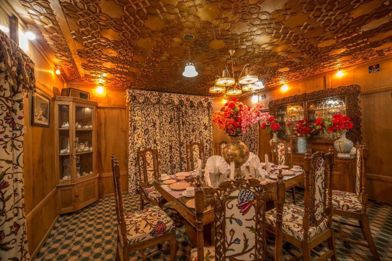 Swan Heritage Houseboats Srīnagar 외부 사진