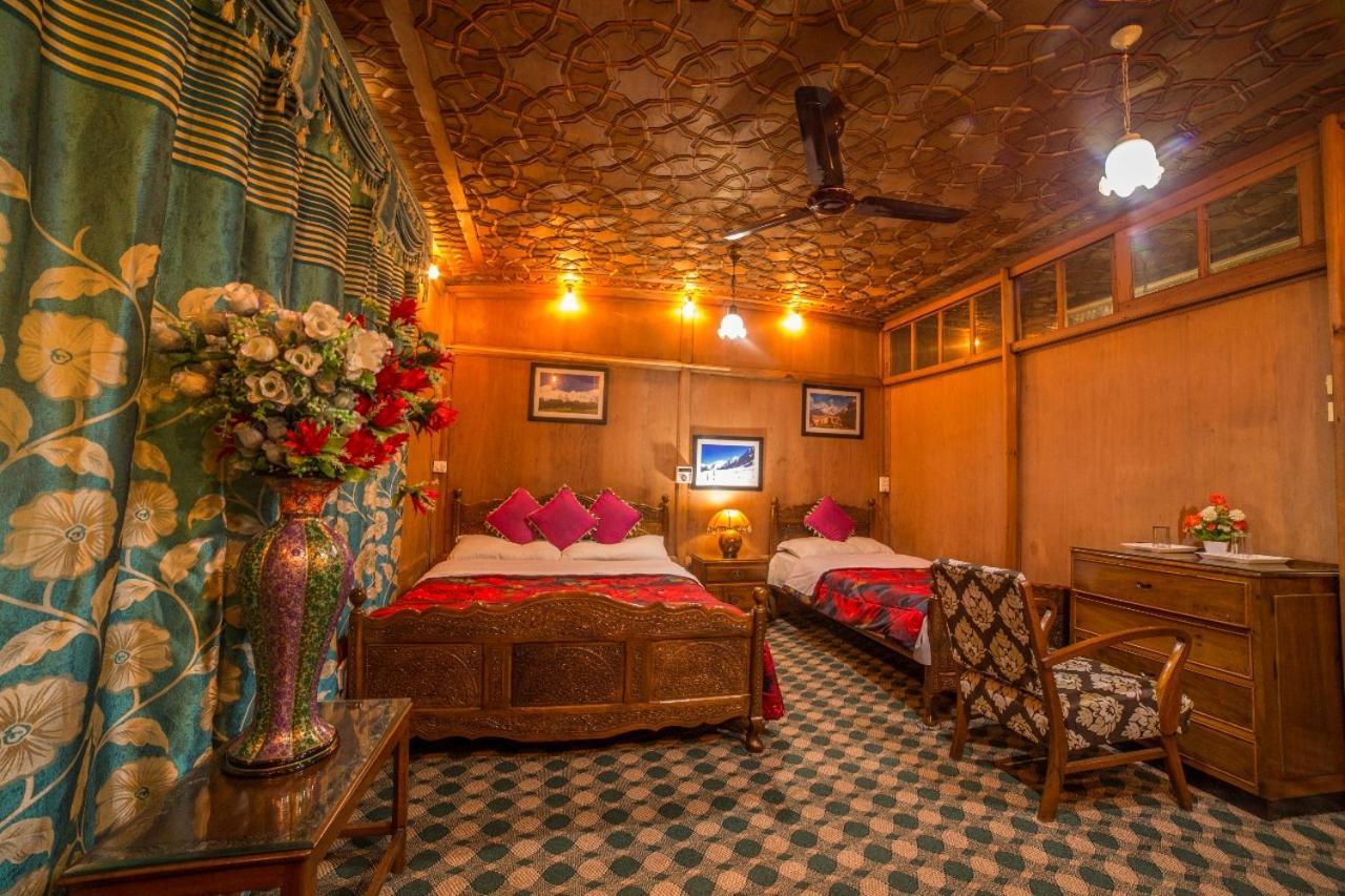 Swan Heritage Houseboats Srīnagar 외부 사진